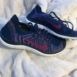 Women’s Nike fly knit running shoes